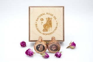 Rose oil in a copper container and placed in a luxurious wooden box 132g